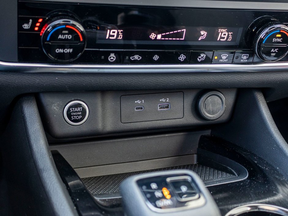 Nissan Rogue SV AWD TOIT 26672KM 2023 1 PROPRIO PAS DE RECLAMATION AU CARFAX