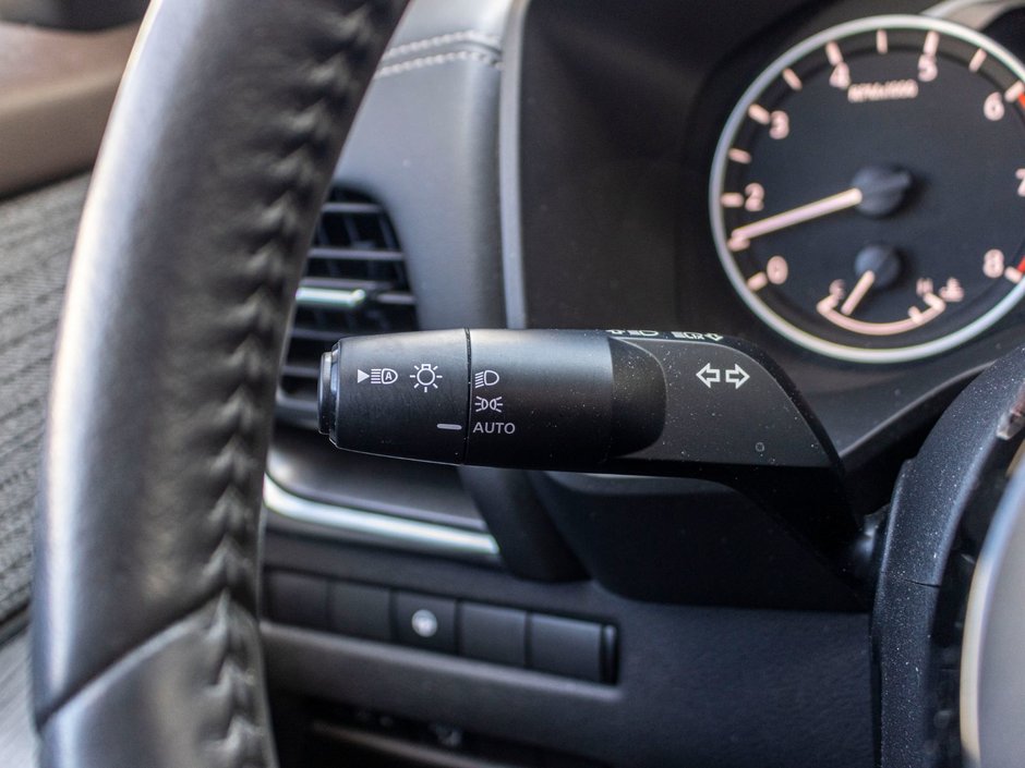 Nissan Rogue SV AWD TOIT 26672KM 2023 1 PROPRIO PAS DE RECLAMATION AU CARFAX