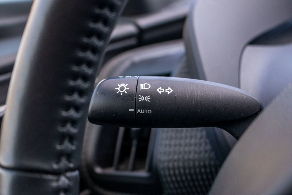 Toyota bZ4X LE AUTOM BLANC 45758KM 2023 1PROPRIO PAS DE RCLAMATION AU CARFAX