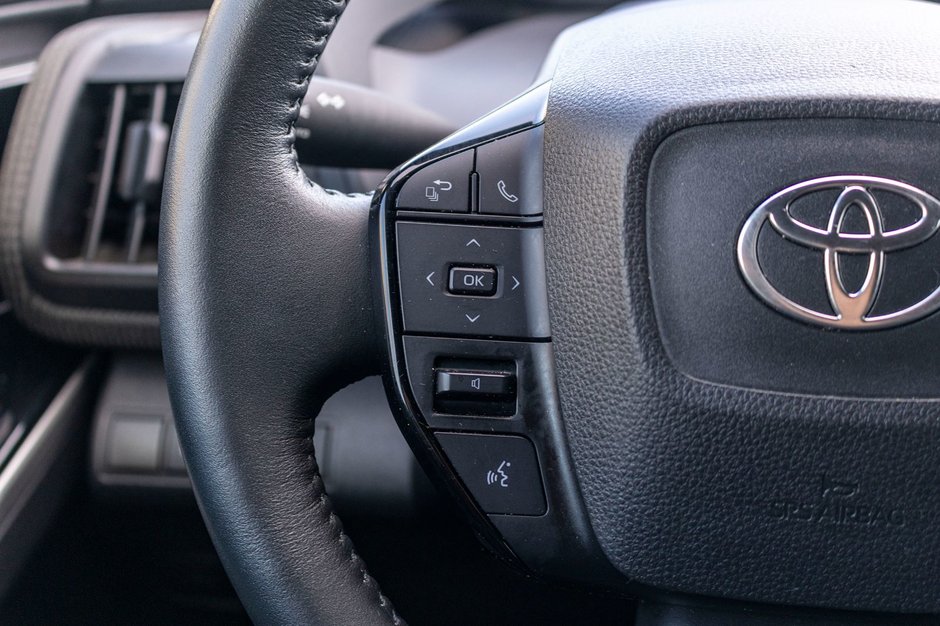 Toyota bZ4X LE AUTOM BLANC 45758KM 2023 1PROPRIO PAS DE RCLAMATION AU CARFAX