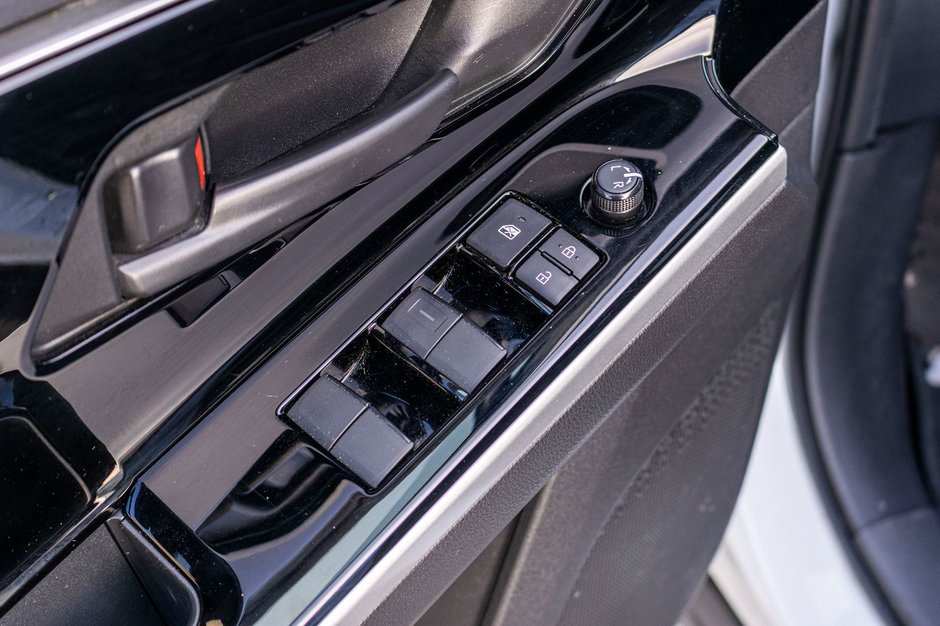 Toyota bZ4X LE AUTOM BLANC 45758KM 2023 1PROPRIO PAS DE RCLAMATION AU CARFAX