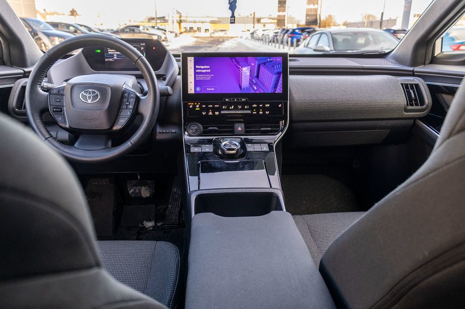 Toyota bZ4X LE AUTOM BLANC 45758KM 2023 1PROPRIO PAS DE RCLAMATION AU CARFAX