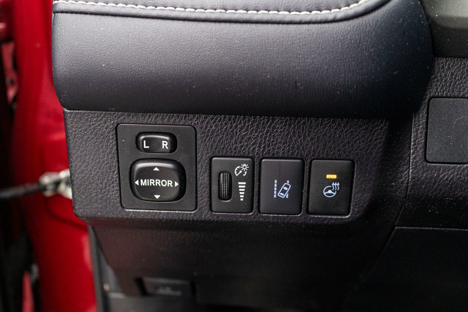 2018 Toyota RAV4 XLE TOIT ROUGE NO CARFAX CLAIM