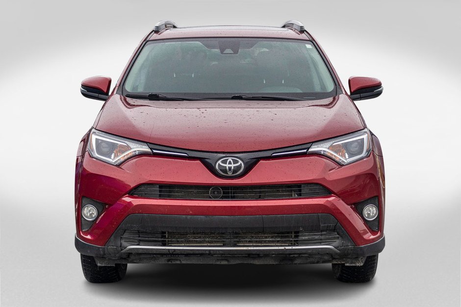 2018 Toyota RAV4 XLE TOIT ROUGE NO CARFAX CLAIM
