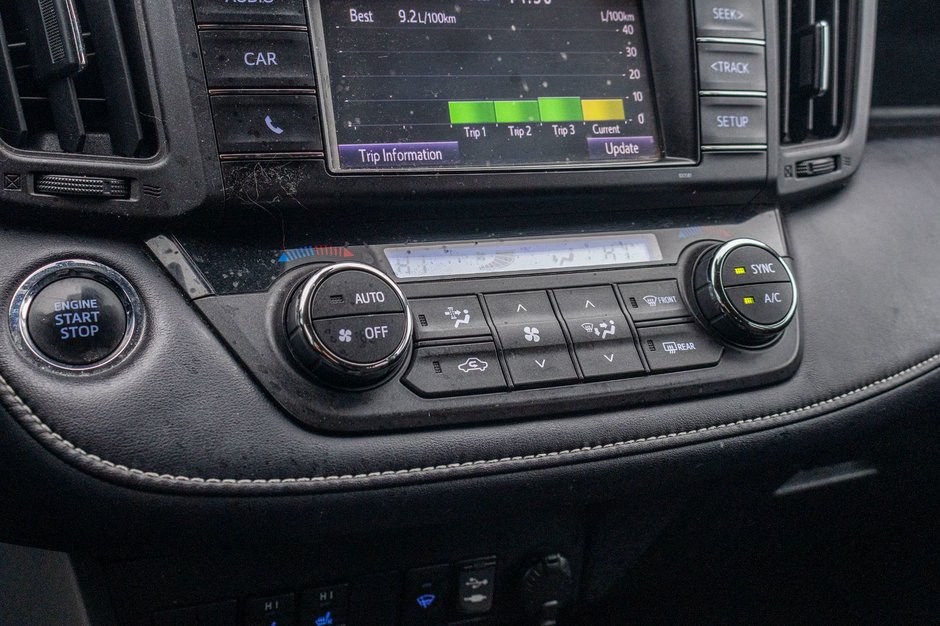 2018 Toyota RAV4 XLE TOIT ROUGE NO CARFAX CLAIM