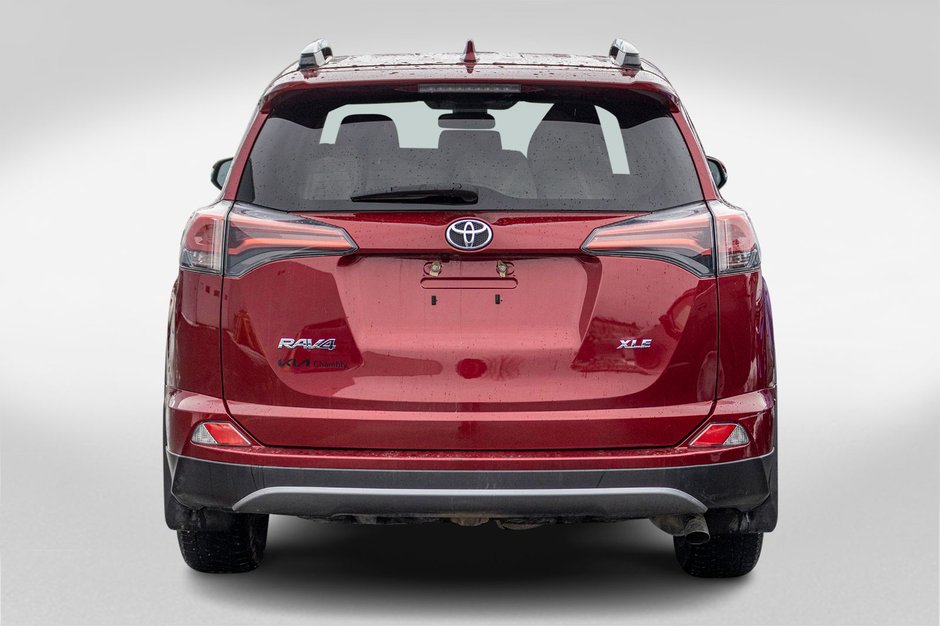 2018 Toyota RAV4 XLE TOIT ROUGE NO CARFAX CLAIM