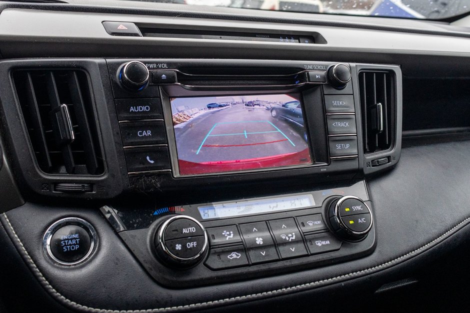 2018 Toyota RAV4 XLE TOIT ROUGE NO CARFAX CLAIM