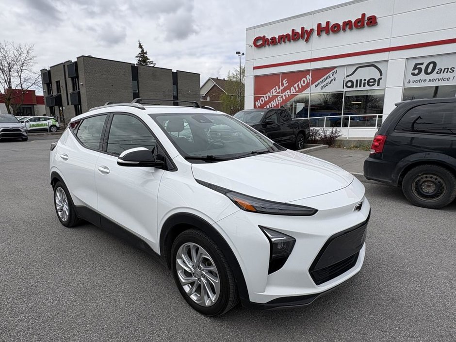 2023 Chevrolet Bolt EUV LT CARPLAY I HEATED SEATS & STEERING WHEEL I CAMERA I STARTER I MAGS I ACTIVE SECDURITY in Montréal, Quebec