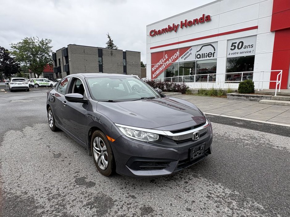 2017 Honda Civic LX CARPLAY I HEATED  SEATS I CAMERA I BLUETOOTH in Montréal, Quebec
