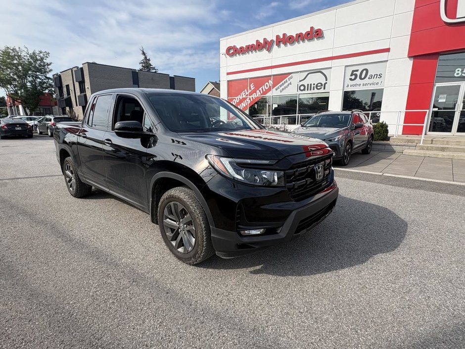 2025 Honda Ridgeline Sport AWD 12,000,KM I HEATED SEATS I STARTER I CARPLAY I SUNROOF I MAGS I SOFT TONNEAU COVER I in Montréal, Quebec