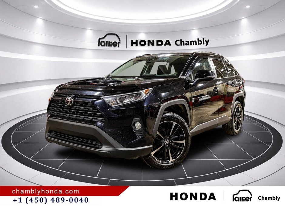 2020 Toyota RAV4 XLE AWD LEATHER I SUNROOF I MAGS I HEATED SEATS I CAMERA I ACTIVE SECURITY in Montréal, Quebec