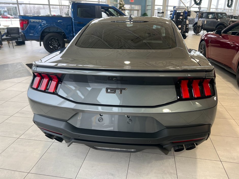 Ford Mustang  2025-3