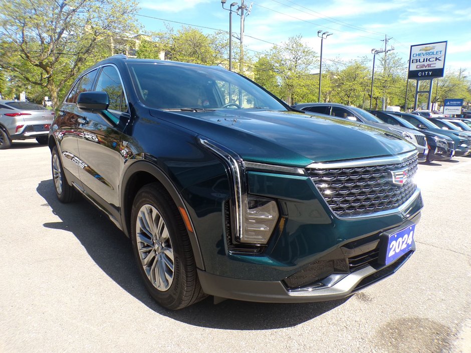 2024 Cadillac XT4 AWD Premium Luxury-2