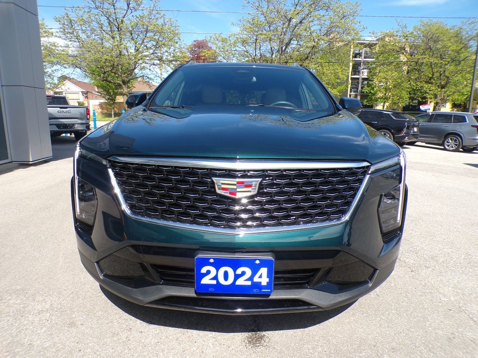 2024 Cadillac XT4 AWD Premium Luxury-1