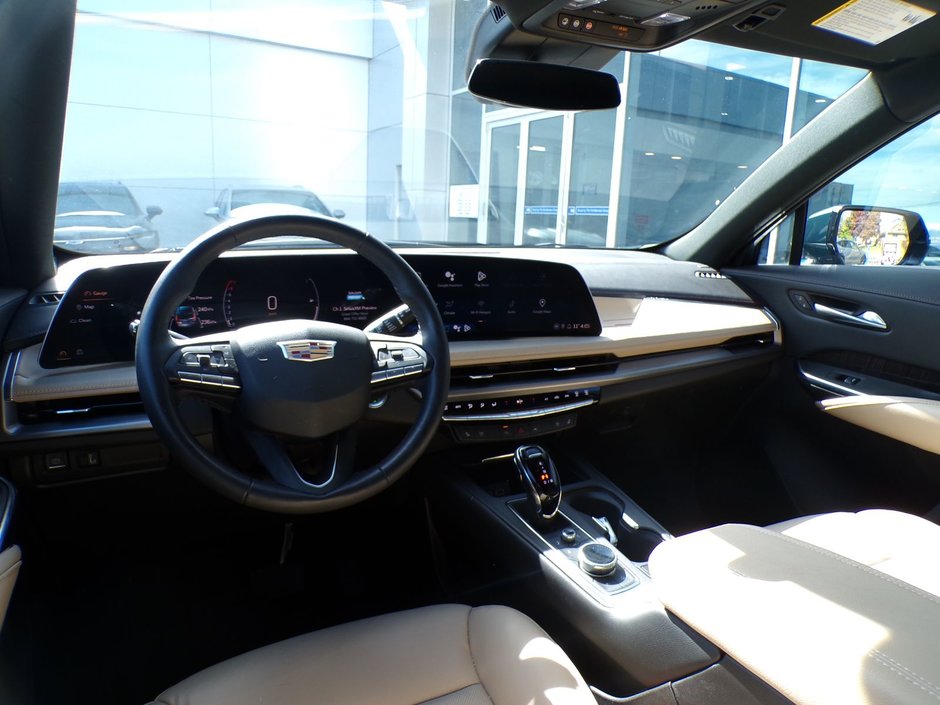 2024 Cadillac XT4 AWD Premium Luxury-10
