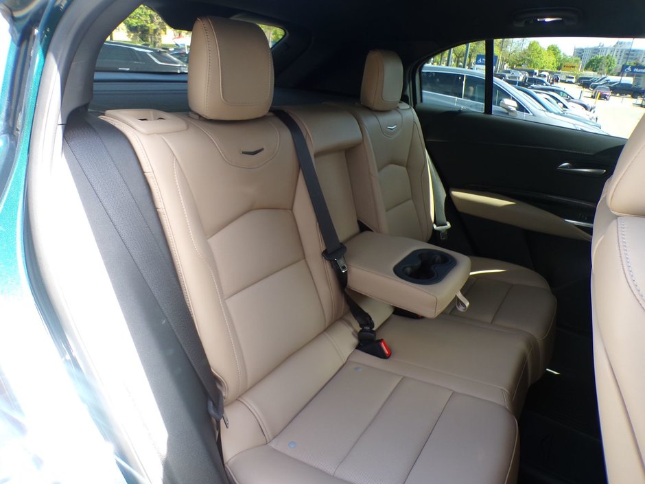 2024 Cadillac XT4 AWD Premium Luxury-22