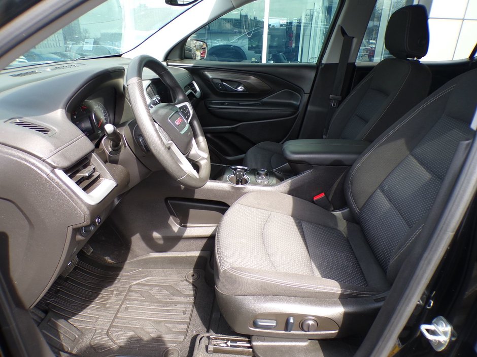 2023 GMC Terrain SLE-9