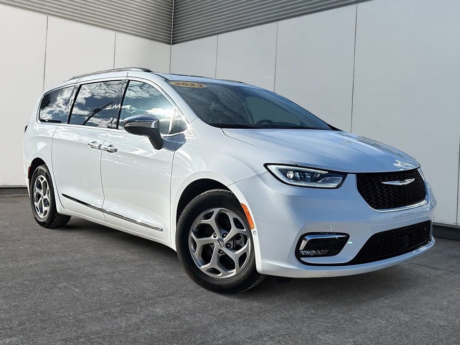 2023 Chrysler Pacifica in Antigonish, Nova Scotia - 1 - w320h240px