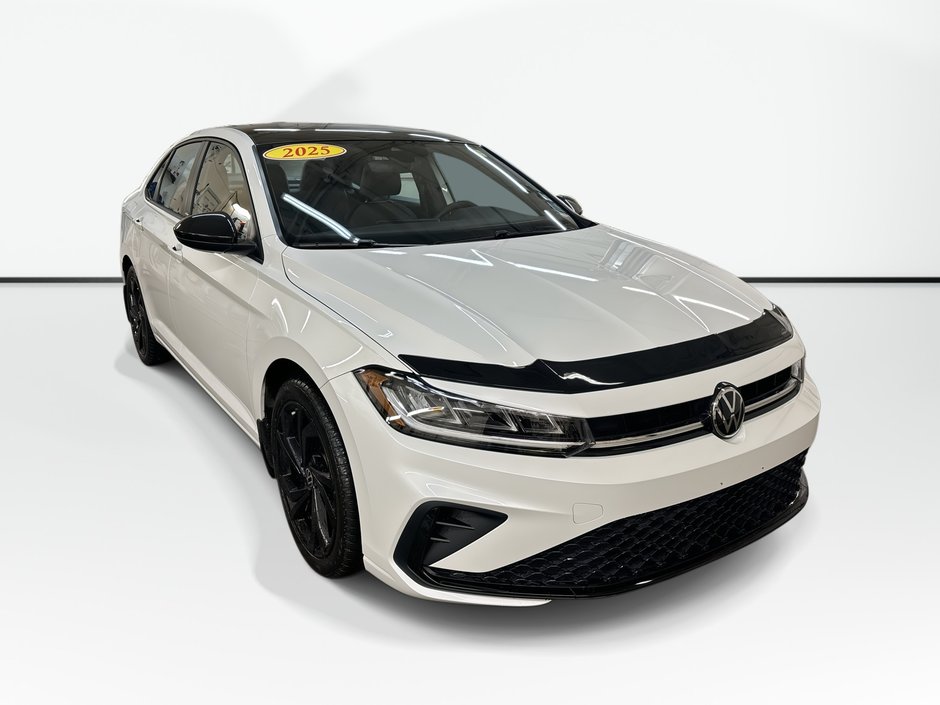 2025 Volkswagen Jetta Comfortline | Roof | Cam | USB | HtdSeats