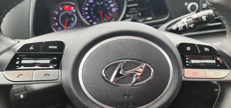 2022 Hyundai Elantra Preferred REMOTE START | HEATED STEERING WHEEL | ANDROID AUTO/APPLE CARPLAY