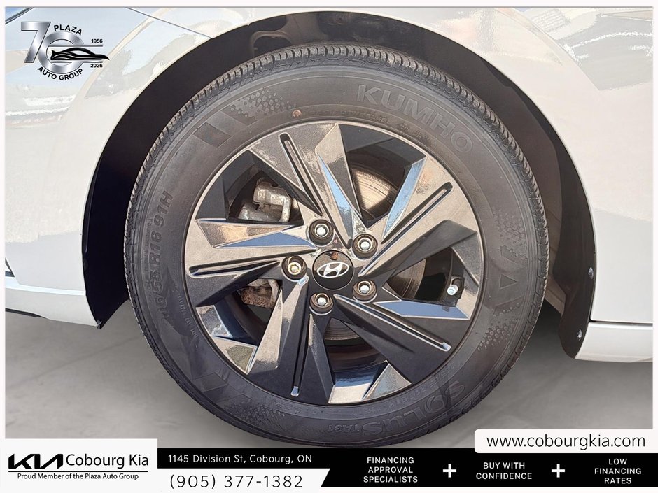 2022 Hyundai Elantra Preferred LOW KM | SUNROOF | HEATED STEERING WHEEL