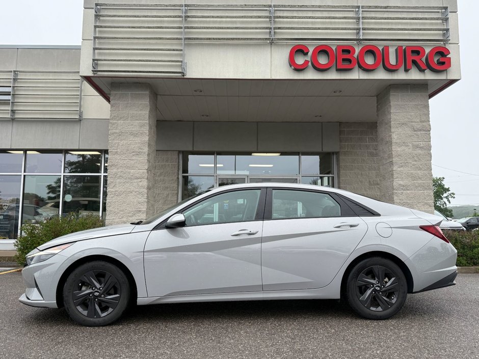 2022 Hyundai Elantra Preferred