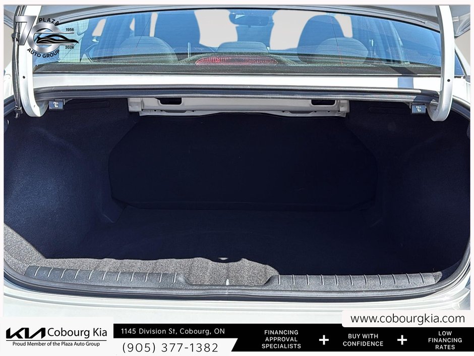2022 Hyundai Elantra Preferred LOW KM | SUNROOF | HEATED STEERING WHEEL