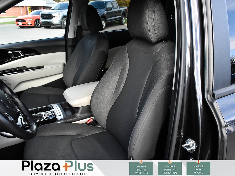 2024 Kia Carnival LX-7