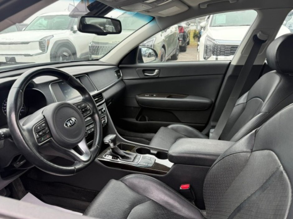 2018 Kia Optima EX ONE-OWNER | LEATHER | POWER ADJ SEATS | HEATED REAR SEATS