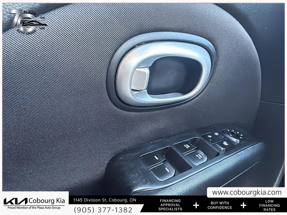 2015 Kia Soul LX-12