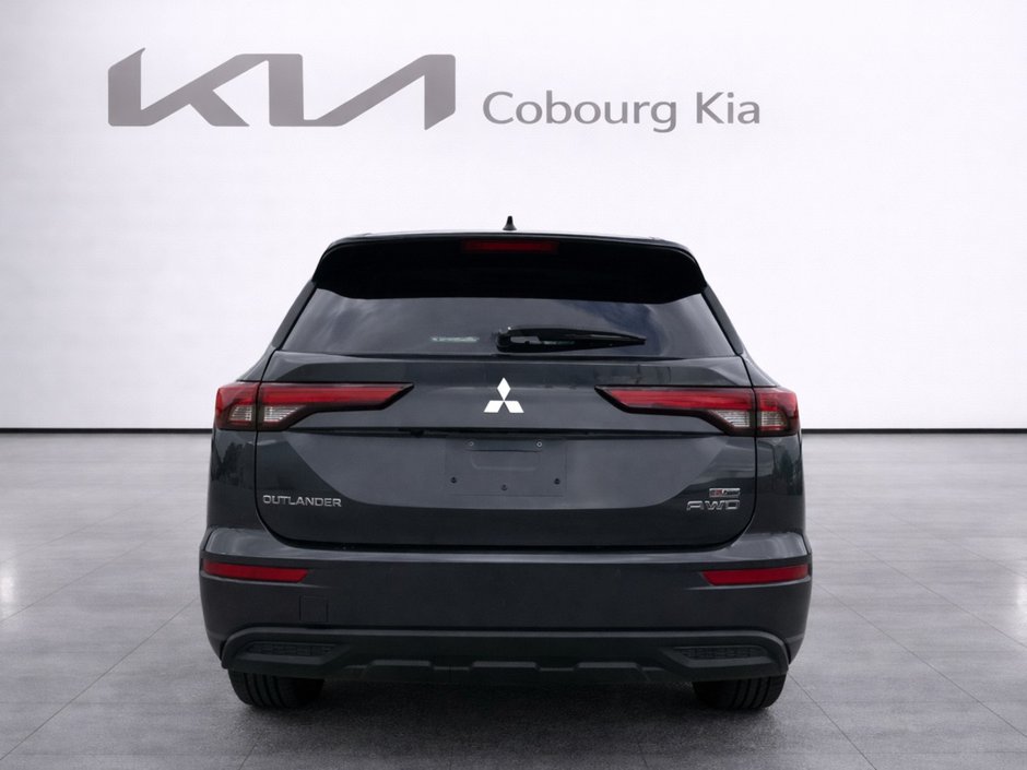 2024 Mitsubishi Outlander Plug-In Hybrid ES ONE-OWNER | PHEV | AWD
