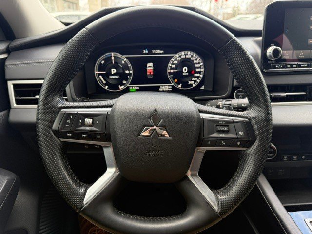 2024 Mitsubishi Outlander Plug-In Hybrid ES ONE-OWNER | PHEV | AWD