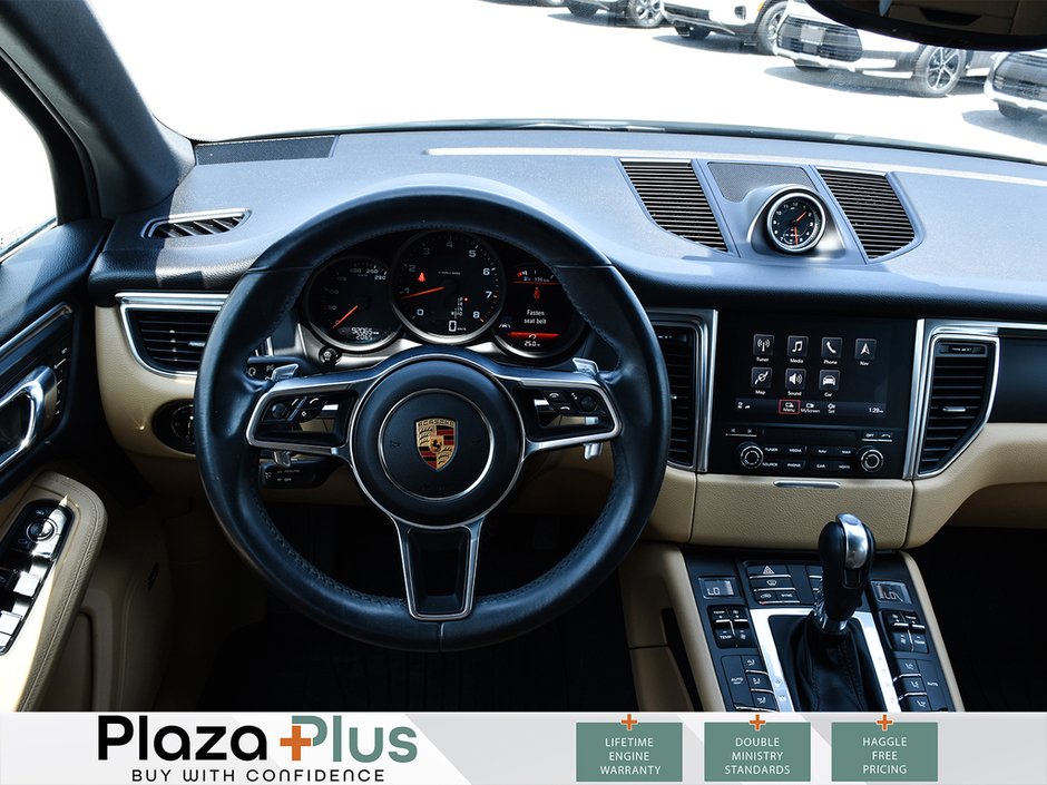 2018 Porsche Macan BASE PANO SUNROOF | LEATHER | POWER TAILGATE | HEATED REAR SEATS