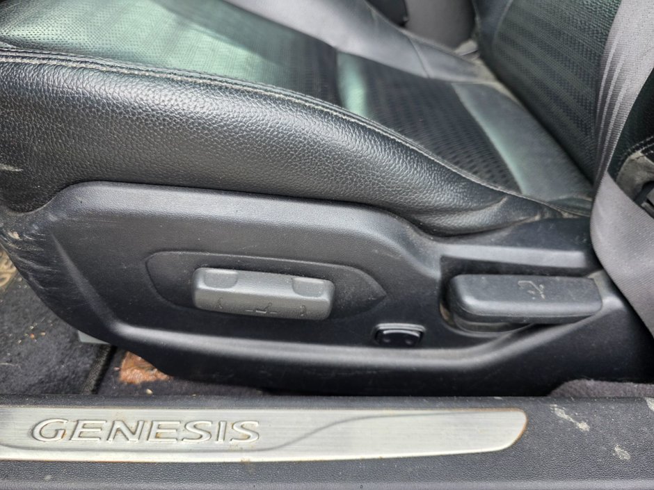 Hyundai Genesis Coupe Premium**GPS – Lecteur CD – Commandes audio au vol 2015-8
