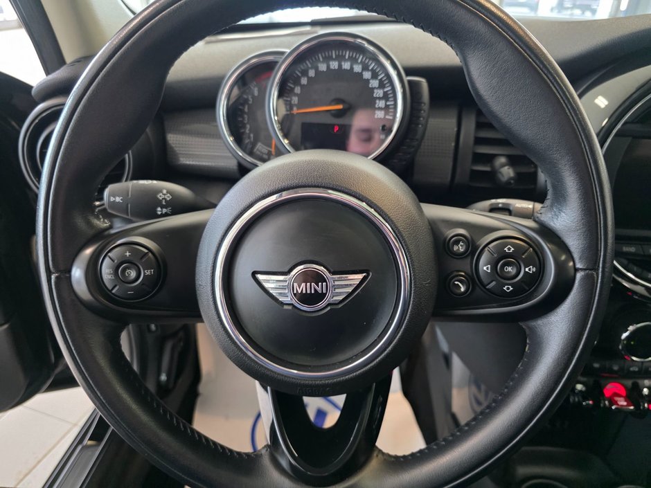 MINI Cooper Hardtop 5 Door  2017-11