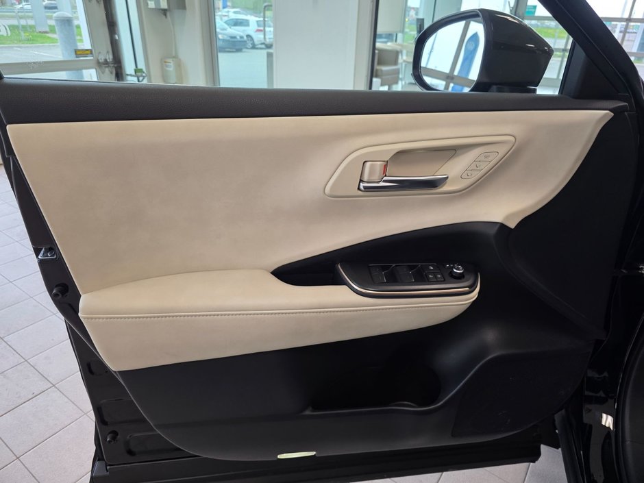 Toyota CROWN Limited 2023-10