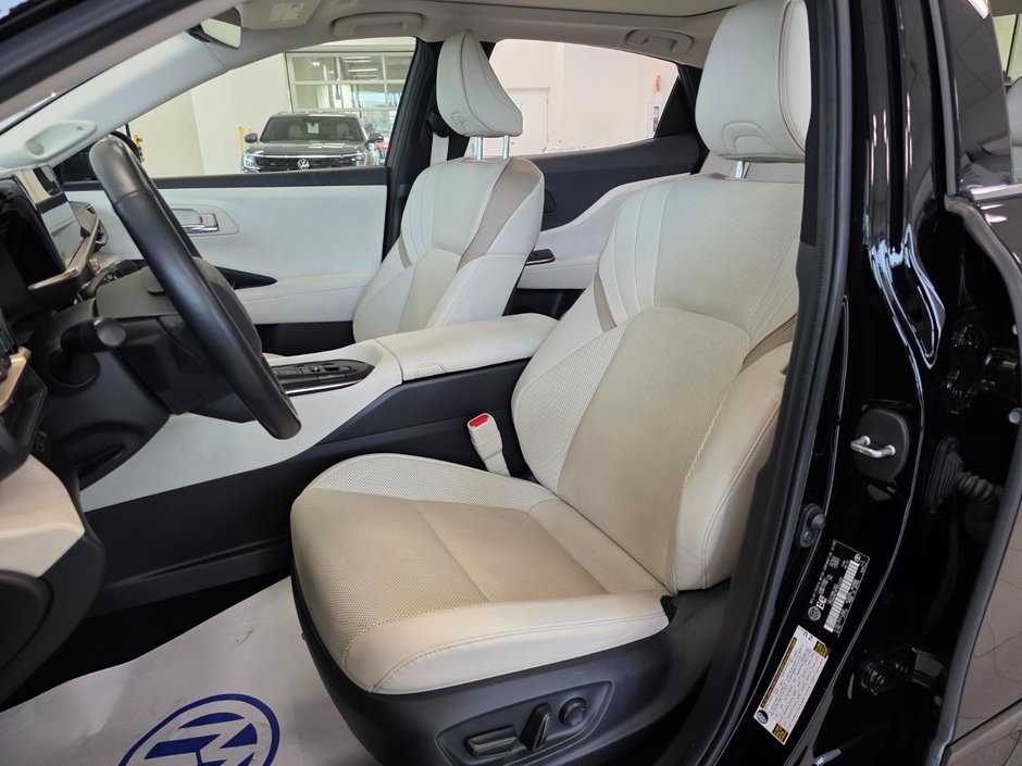 Toyota CROWN Limited 2023-8