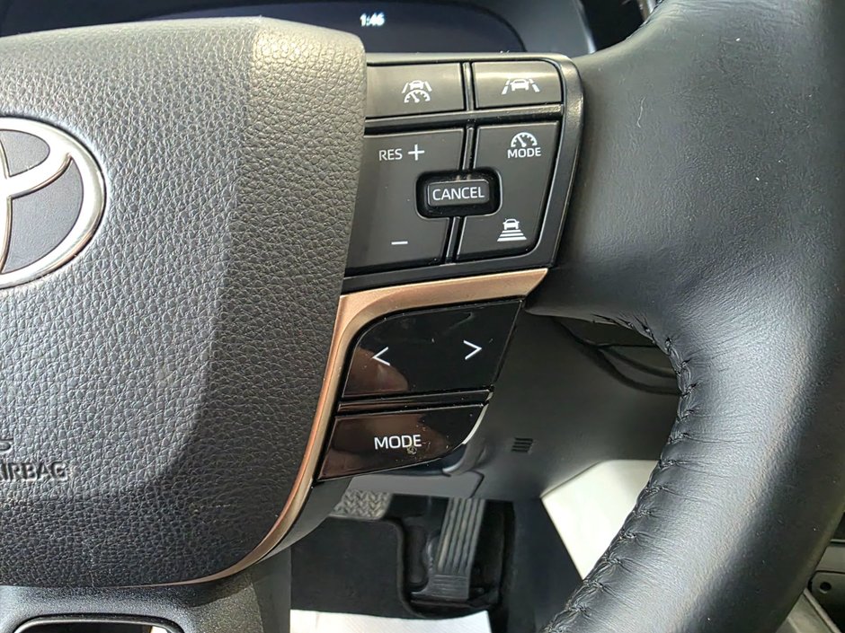 Toyota CROWN Limited 2023-14