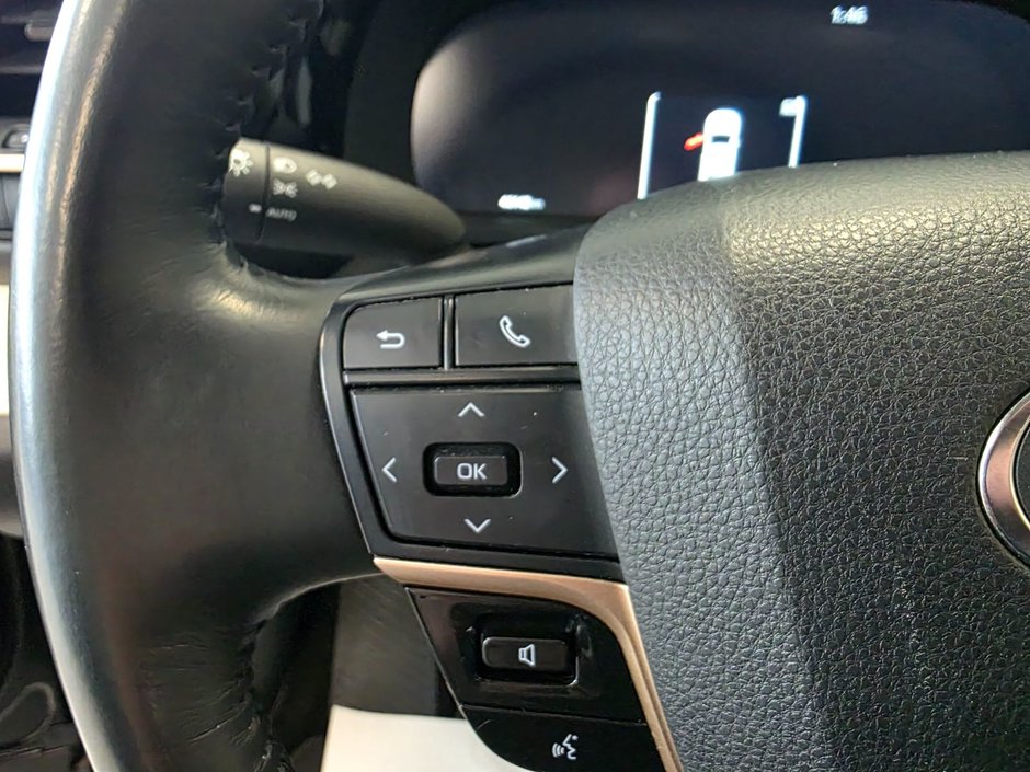 Toyota CROWN Limited 2023-15