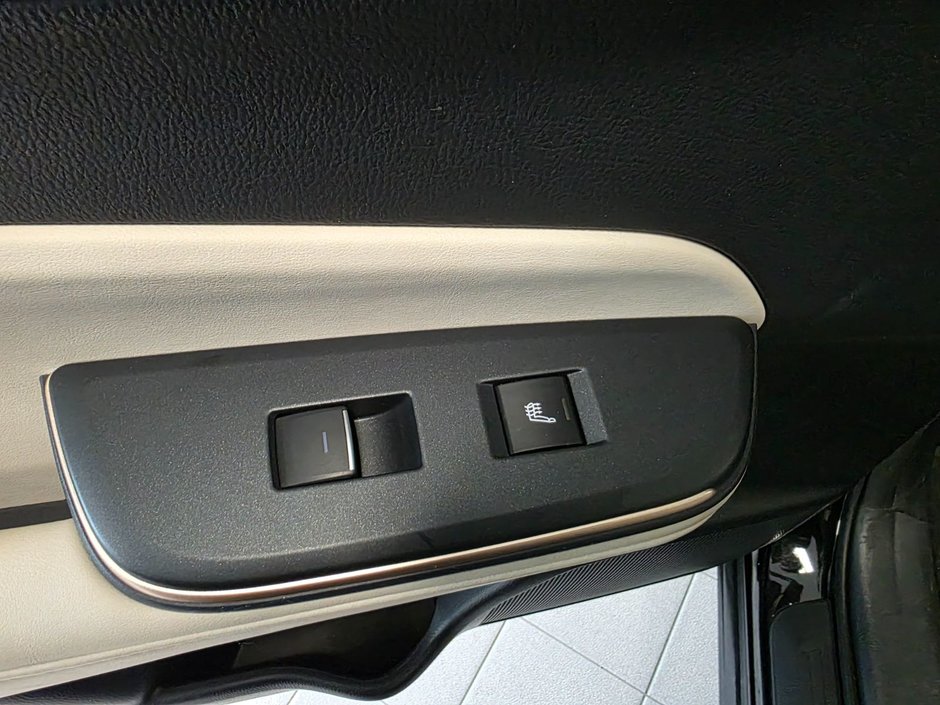 Toyota CROWN Limited 2023-30