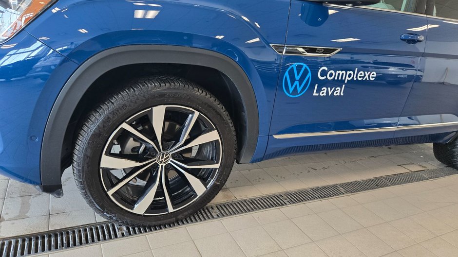 2025 Volkswagen Atlas Execline-10