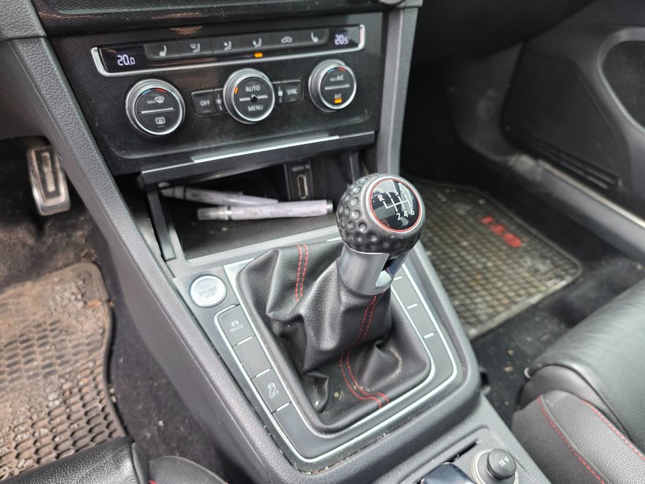 2015 Volkswagen Golf GTI Autobahn-20
