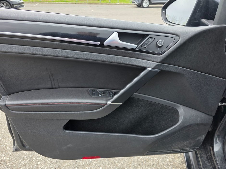 2015 Volkswagen Golf GTI Autobahn-11