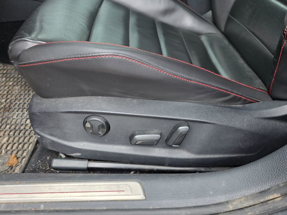 2015 Volkswagen Golf GTI Autobahn-10