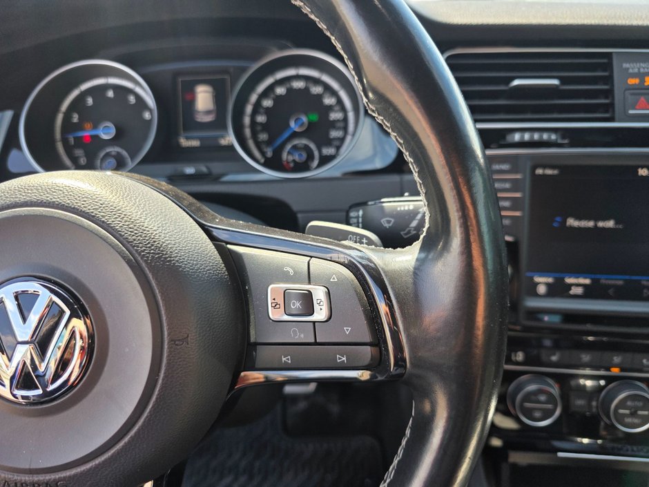 Volkswagen Golf R  2017-8
