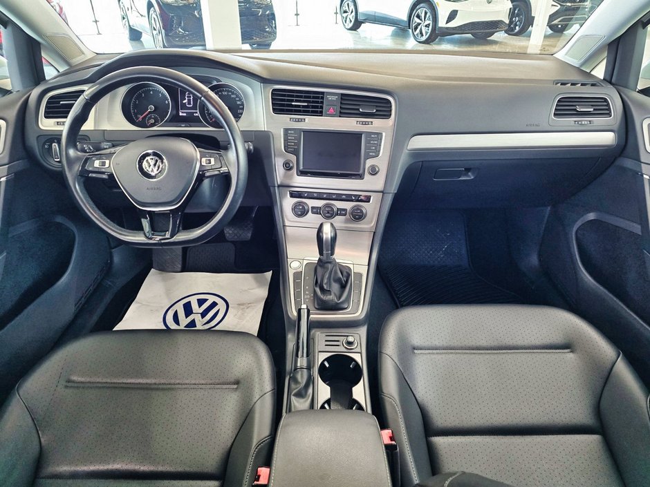 Volkswagen Golf Comfortline * Cuir * Blindspot * Push Button * A/C 2017-9