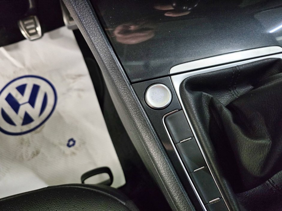 Volkswagen Golf Comfortline * Toit * Cuir * Phares Adaptatifs * 2018-12
