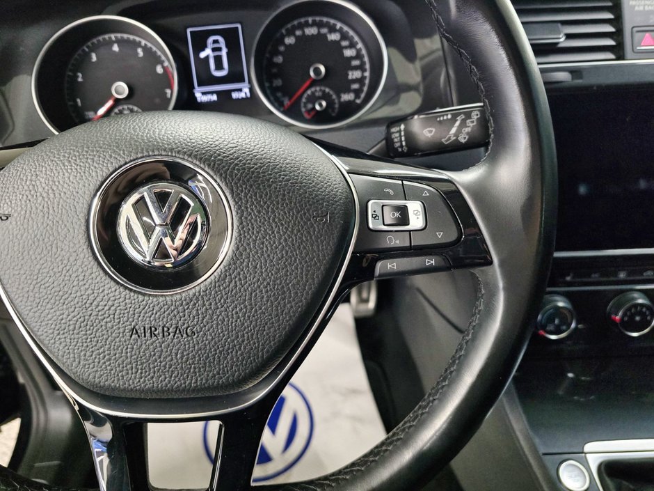 Volkswagen Golf Comfortline * Toit * Cuir * Phares GOLF R * 2018-11