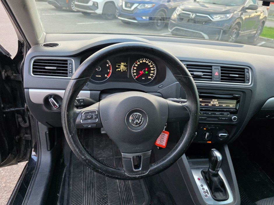 Volkswagen Jetta Sedan Comfortline 2014-11