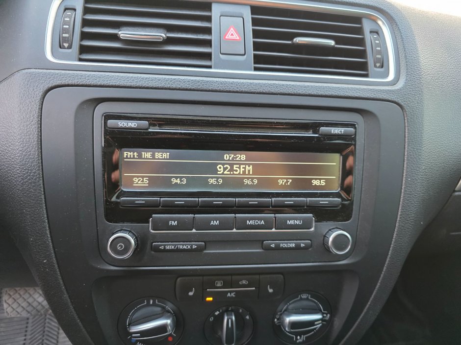 Volkswagen Jetta Sedan Comfortline 2014-15